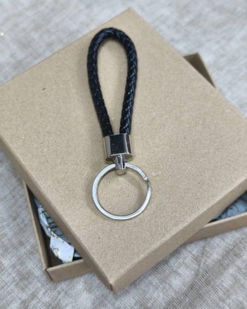 4   μπρελοκ  (1)